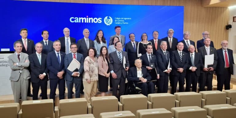 Premio al mérito profesional, César Quevedo